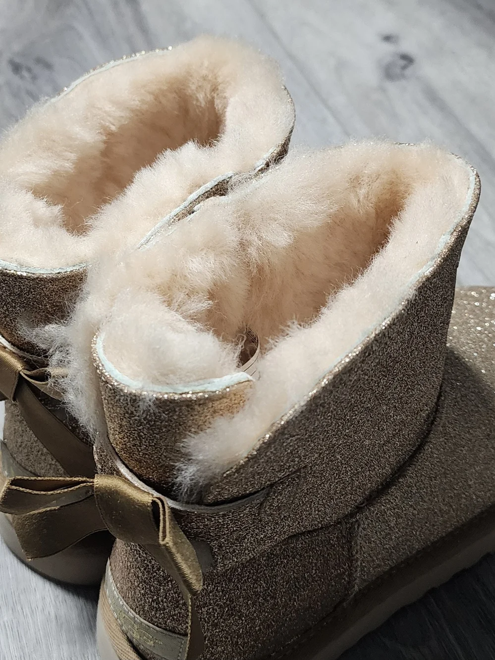 UGG nwob mini